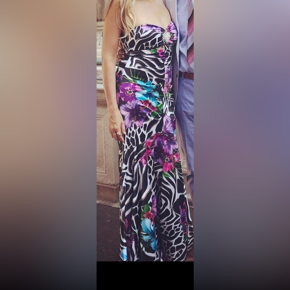 Maxing and flattering! Cache Purple and Pink Patterned Dress